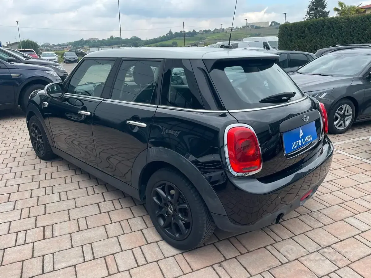 Usata Mini ONE 75 CV (55 kW) 2016 Nero Utilitaria