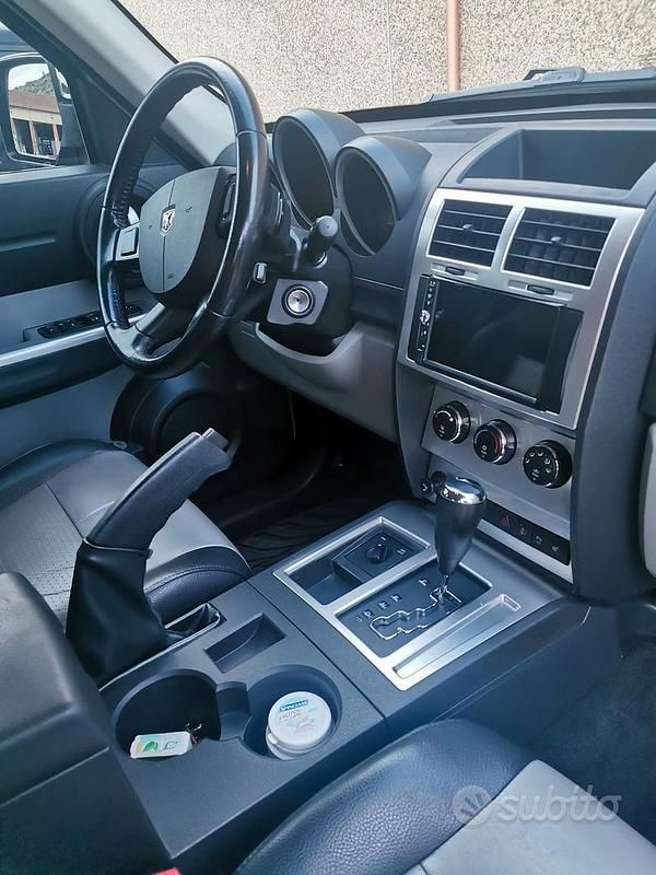 Usata Dodge Nitro SXT 177 CV (130 kW) 2007 Grigio SUV