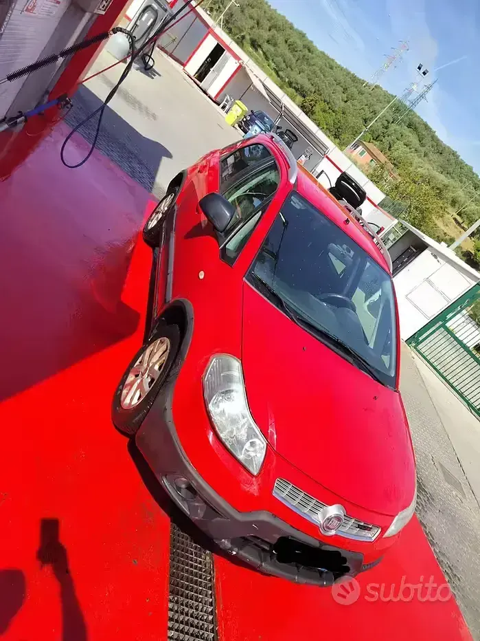 Usata Fiat Sedici 135 CV (99 kW) 2011 Rosso SUV