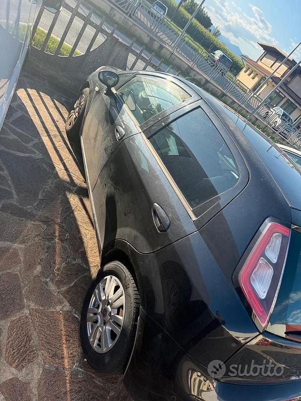 Usata Fiat Punto 95 CV (69 kW) 2012 Utilitaria
