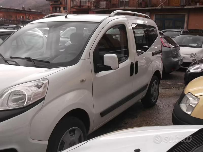 Begagnad Fiat Qubo Lounge 77 HK (56 kW) 2016 Vit Minibuss