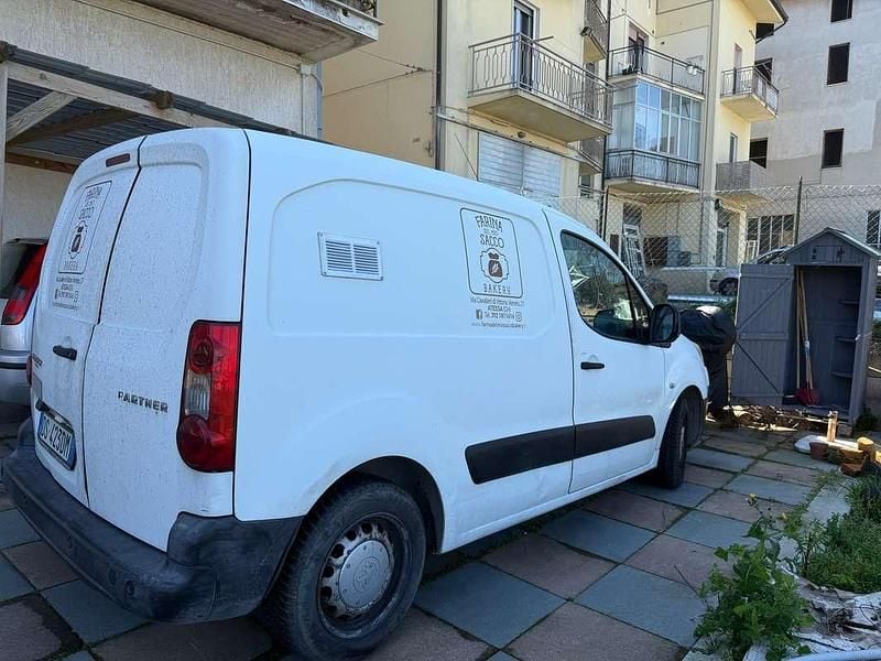 Gebraucht Peugeot Partner 90 PS (66 kW) 2008 Weiß Van / Kleinbus