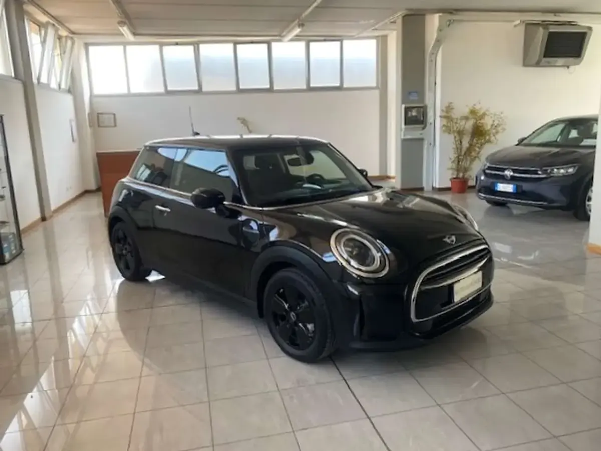 Usata Mini Cooper Classic 136 CV (100 kW) 2022 Nero Utilitaria