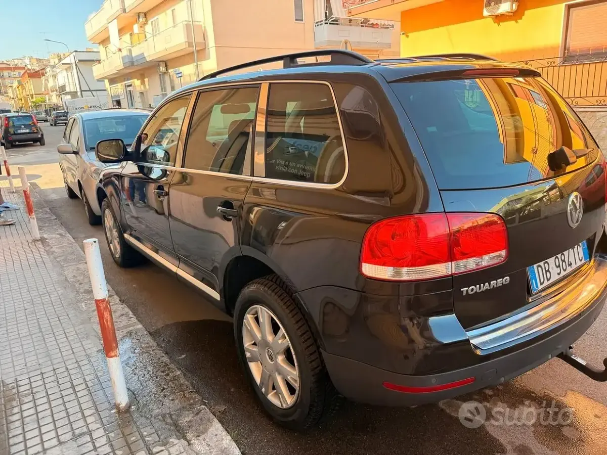 Usata VW Touareg 224 CV (164 kW) 2006 Nero SUV