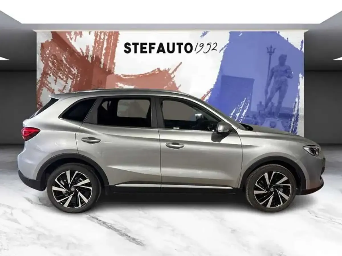 Usata MG ZS Luxury 102 CV (75 kW) 2024 Grigio SUV