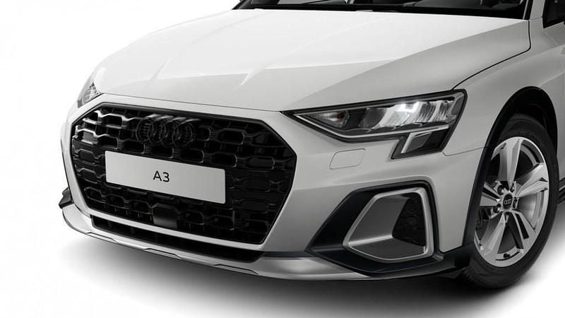 Nuova Audi A3 Business 2026 Bianco arkona Berlina
