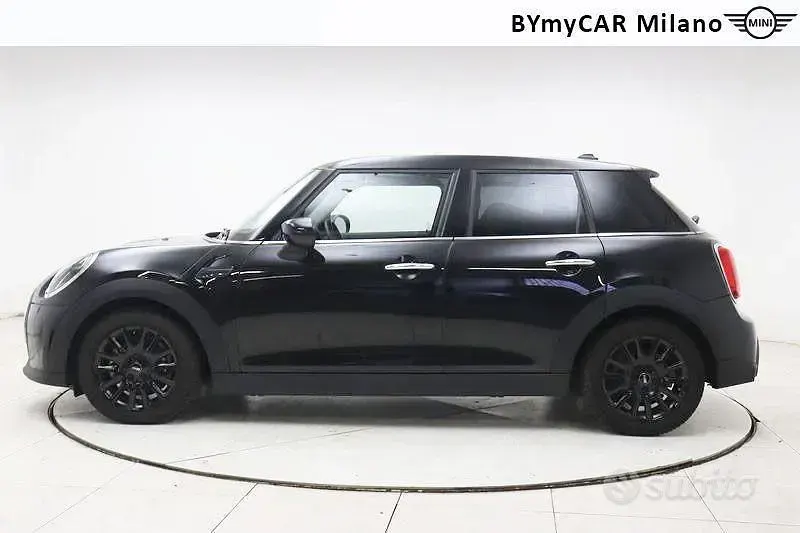 Begagnad Mini ONE Classic 75 HK (55 kW) 2022 Svart Halvkombi