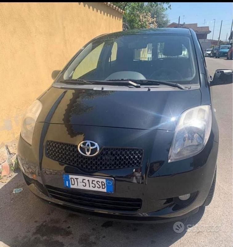 Usata Toyota Yaris 87 CV (63 kW) 2008 Nero Utilitaria