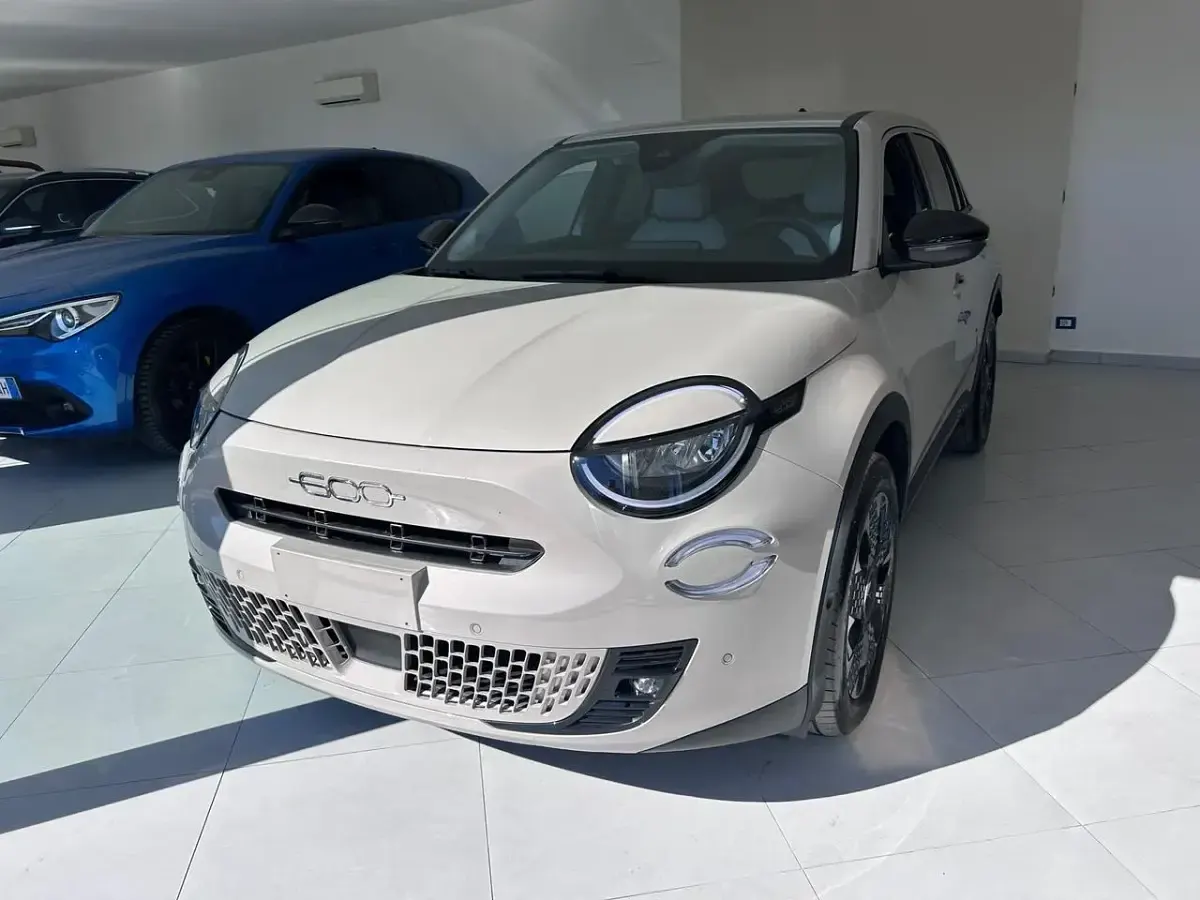 Usata Fiat 600 La Prima 100 CV (73 kW) 2025 Beige SUV