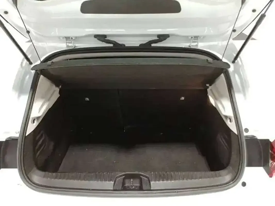 Usado Renault Clio V 101 HP (74 kW) 2020 Branco Sedan