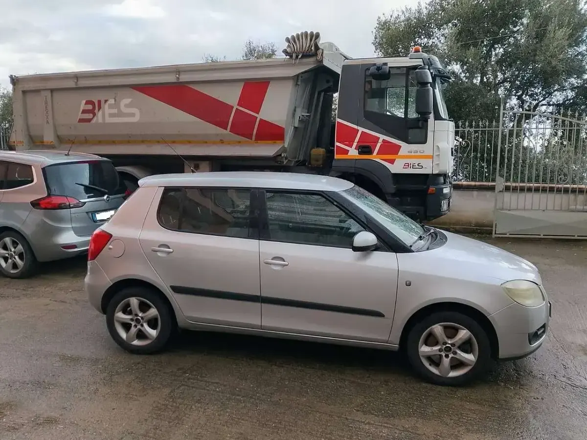 Usata Skoda Fabia 105 CV (77 kW) 2009 Argento Berlina