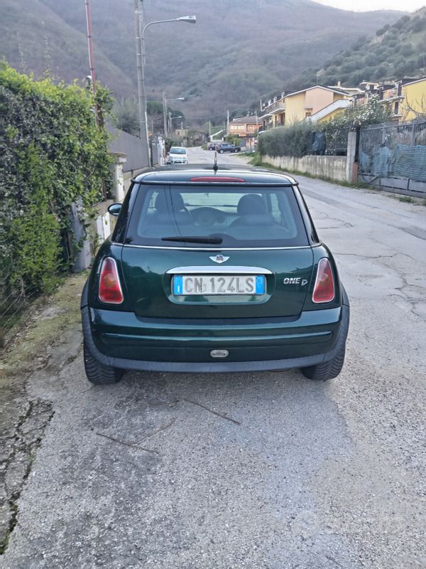 Usata Mini Cooper 75 CV (55 kW) 2004 Verde Utilitaria