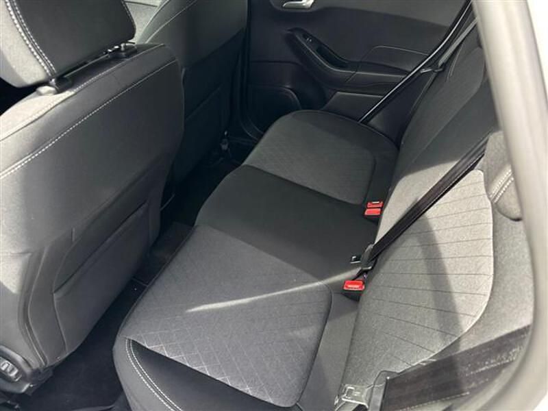 Usata Ford Fiesta Active 101 CV (74 kW) 2019 Bianco Utilitaria