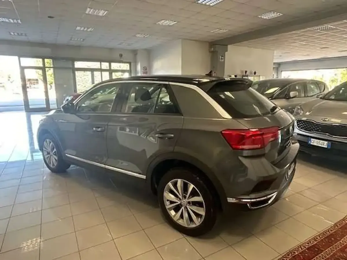 Usata VW T-Roc Style 116 CV (85 kW) 2019 Grigio SUV