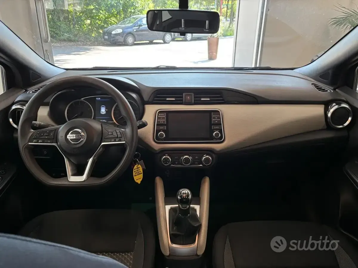 Usata Nissan Micra Tekna 101 CV (74 kW) 2020 Grigio Utilitaria