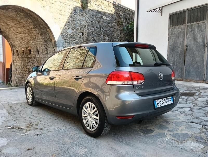 Usata VW Golf VI 105 CV (77 kW) 2011 Grigio Utilitaria