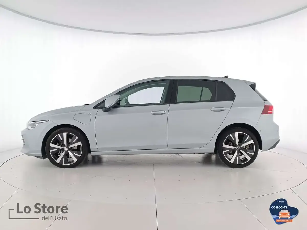 Usata VW Golf VIII Edition 204 CV (150 kW) 2025 Dolomite silver metallizzato Berlina