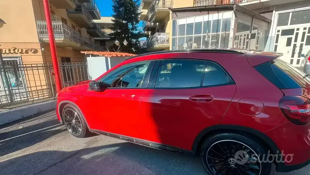 Usata Mercedes GLA200 136 CV (100 kW) 2022 Rosso SUV