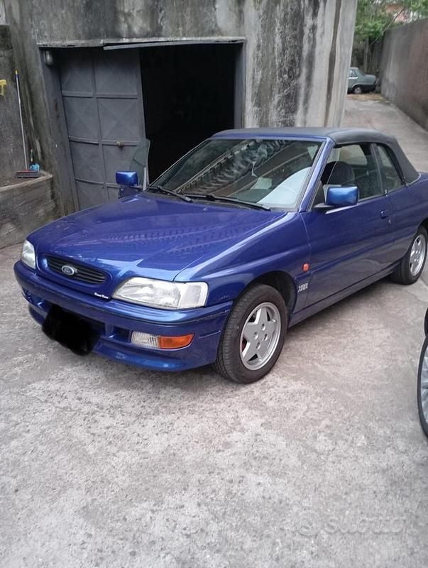 Usata Ford Escort Cabriolet 1993 Blu Cabrio