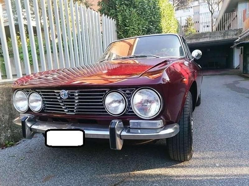 Usata Alfa Romeo 2000 Veloce 132 CV (97 kW) 1973 Rosso Coupé