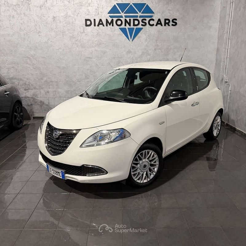 Bianco Usata 2014 Lancia Ypsilon Gold Due volumi | 6500 € (Buon prezzo) - Immagine 1/4