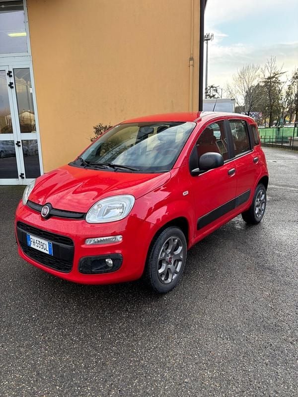 Usata Fiat Panda Lounge 80 CV (58 kW) 2017 Rosso Utilitaria