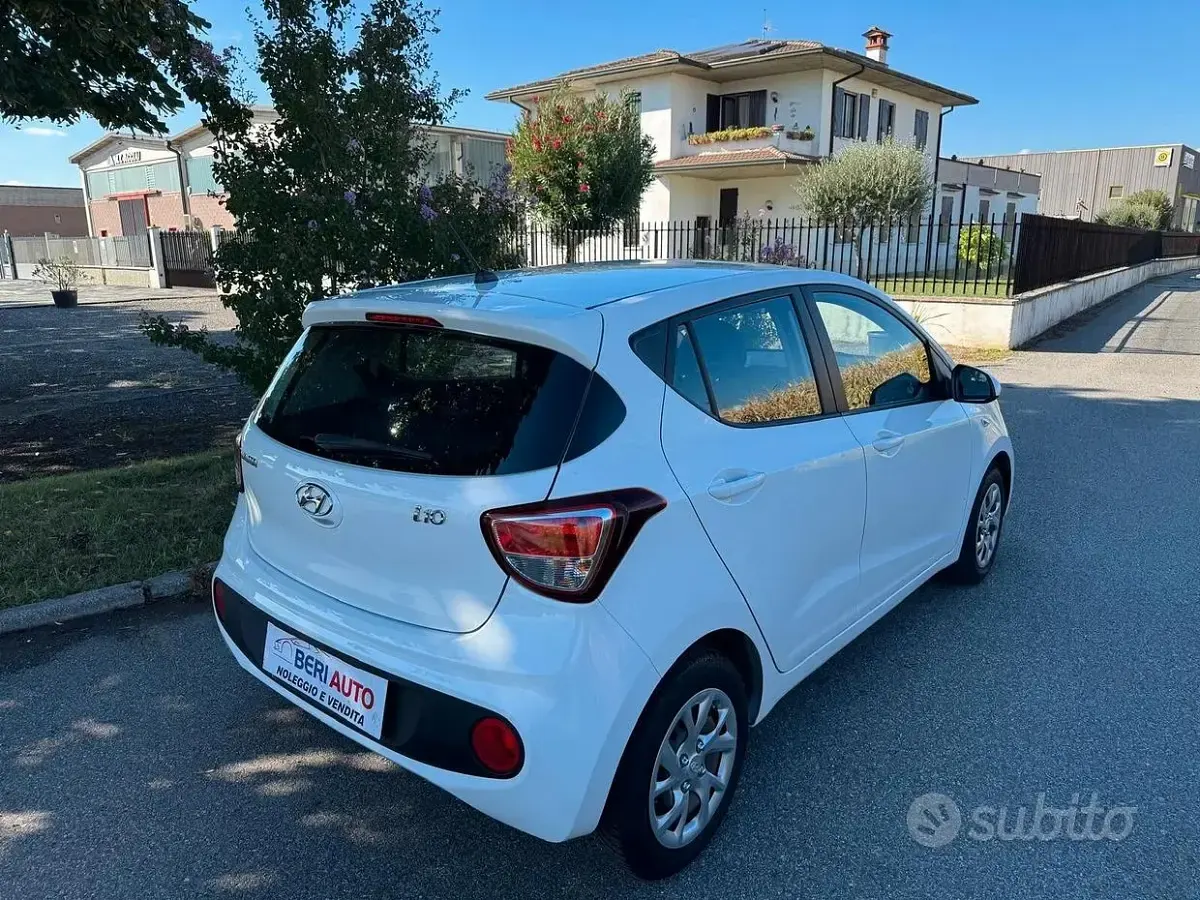Usata Hyundai i10 67 CV (49 kW) 2019 Bianco Utilitaria