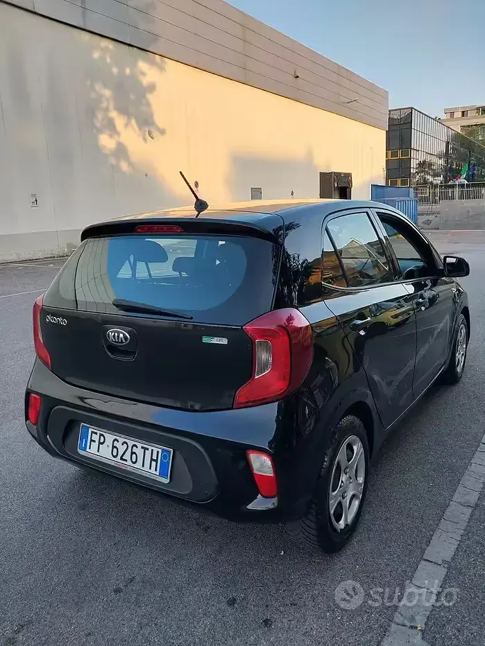 Usata Kia Picanto 65 CV (47 kW) 2018 Nero Utilitaria