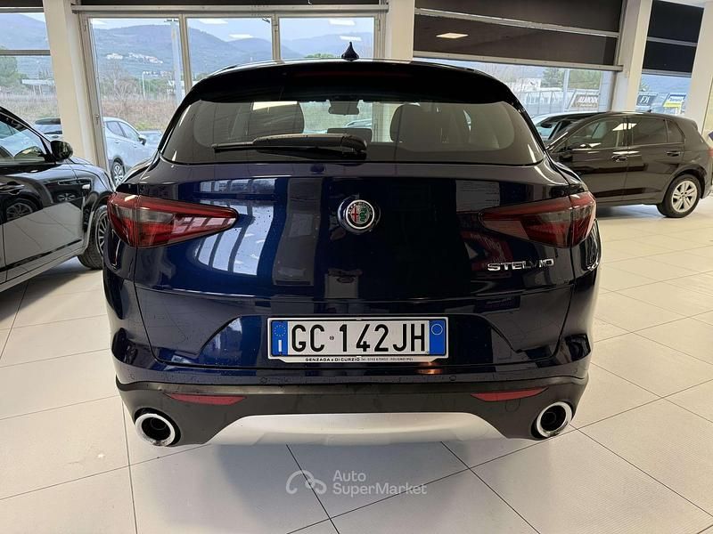 Usata Alfa Romeo Stelvio Business 160 CV (117 kW) 2020 Blu/azzurro SUV