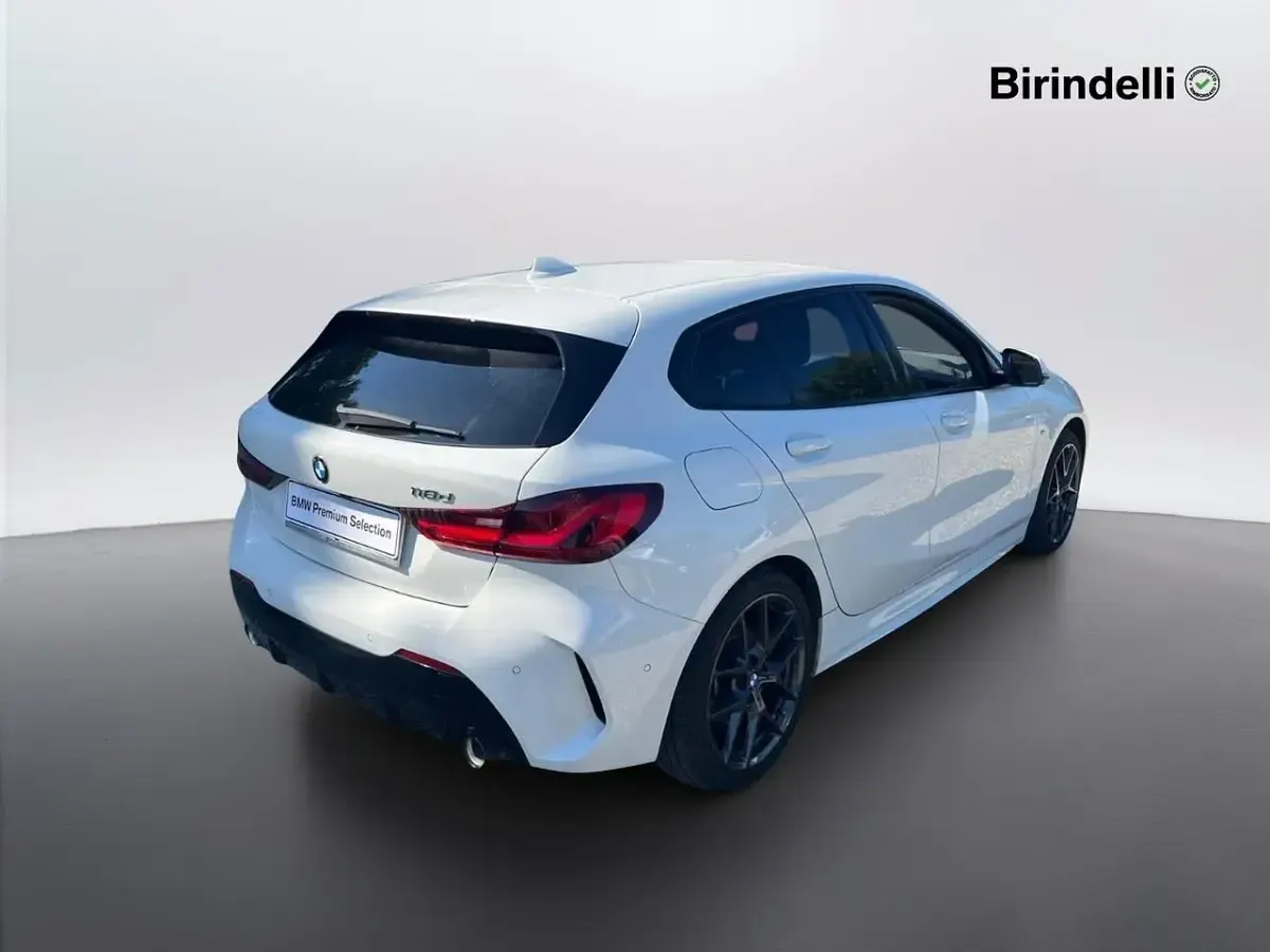 Usata BMW 118 M Sport 150 CV (110 kW) 2023 Alpin white pastello Utilitaria