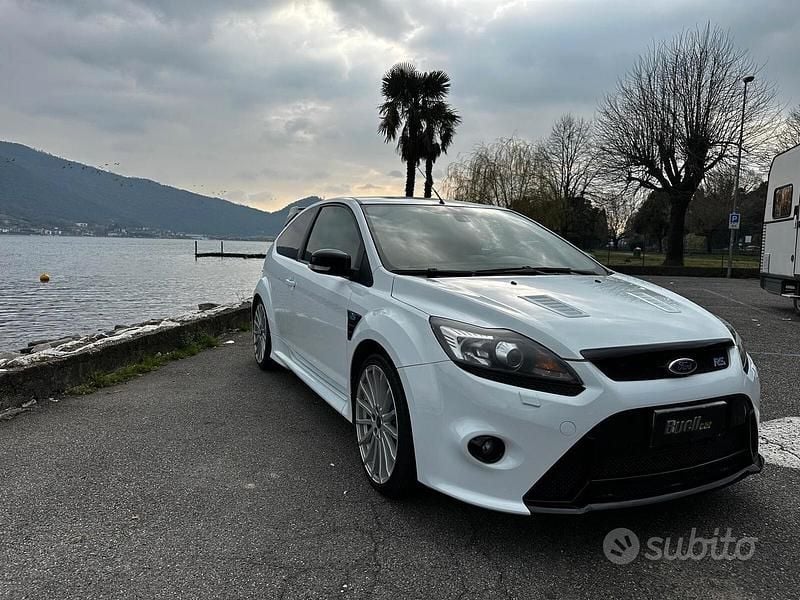 Usata Ford Focus RS 305 CV (224 kW) 2009 Bianco Berlina