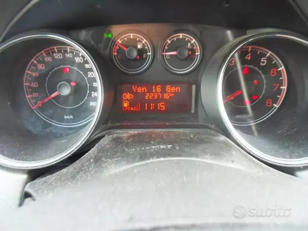 Usata Fiat Bravo Easy 90 CV (66 kW) 2012 Grigio Utilitaria