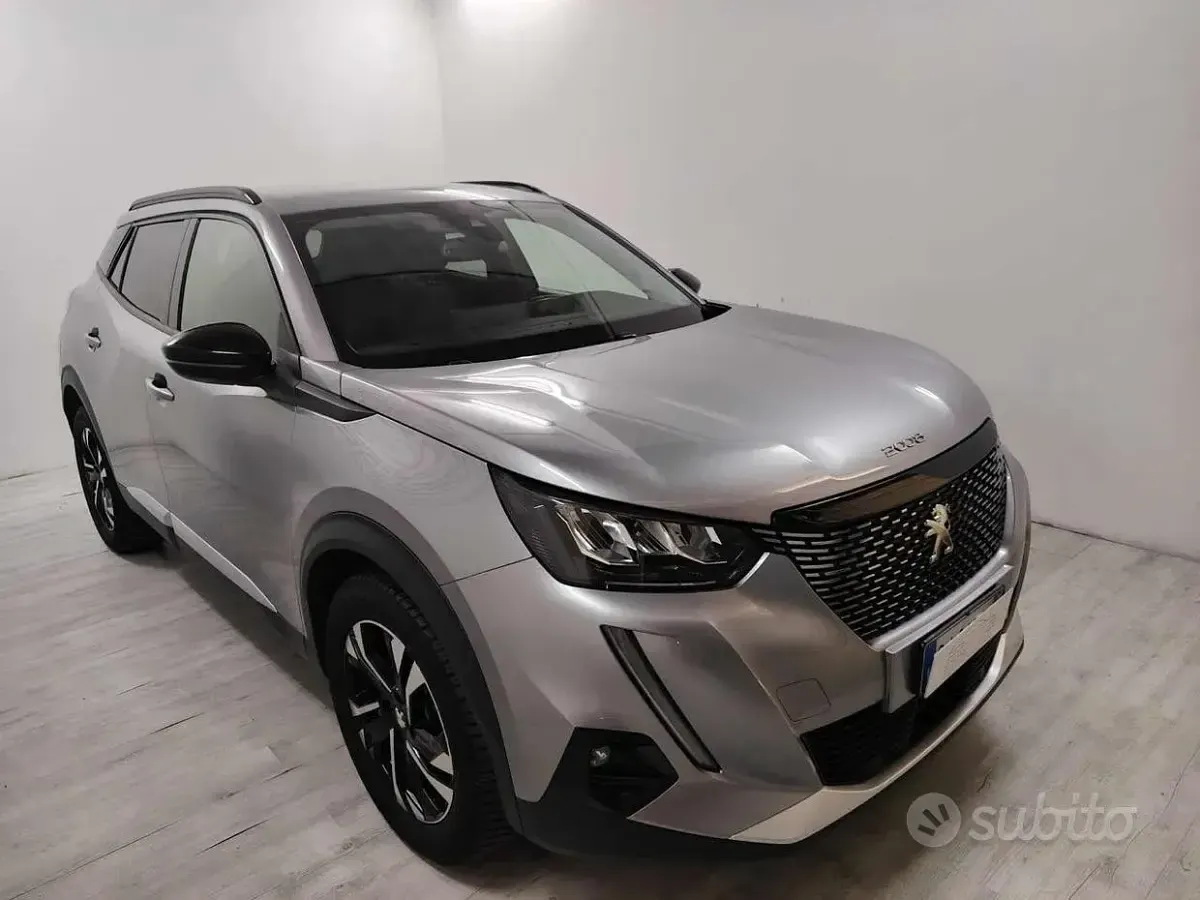 Usata Peugeot 2008 Allure 101 CV (74 kW) 2022 Grigio SUV