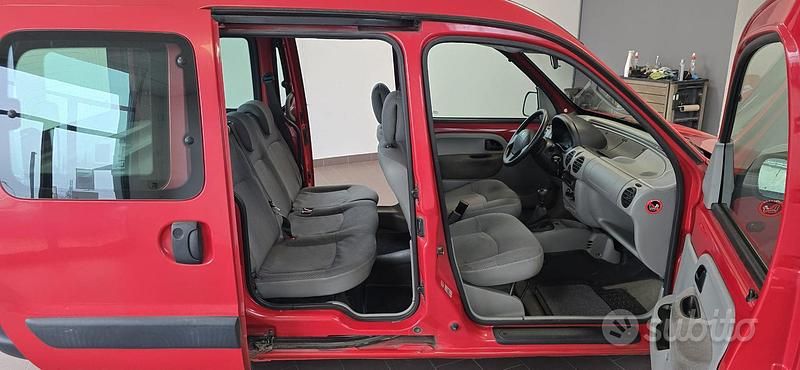 Usata Renault Kangoo 65 CV (47 kW) 2003 Rosso Monovolume