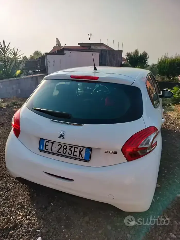 Usata Peugeot 208 82 CV (60 kW) 2013 Bianco Utilitaria