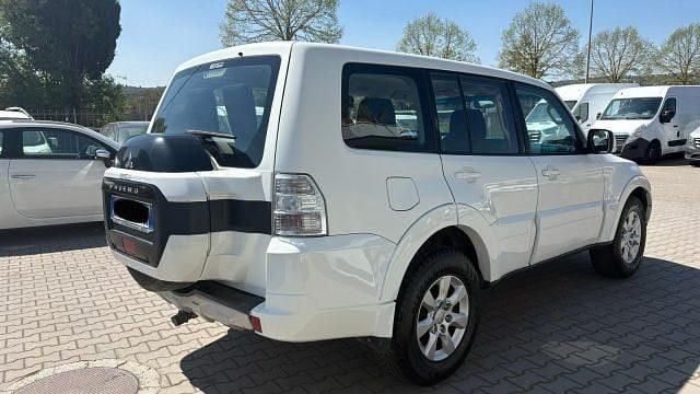 Usata Mitsubishi Pajero Intense 190 CV (139 kW) 2016 Bianco SUV