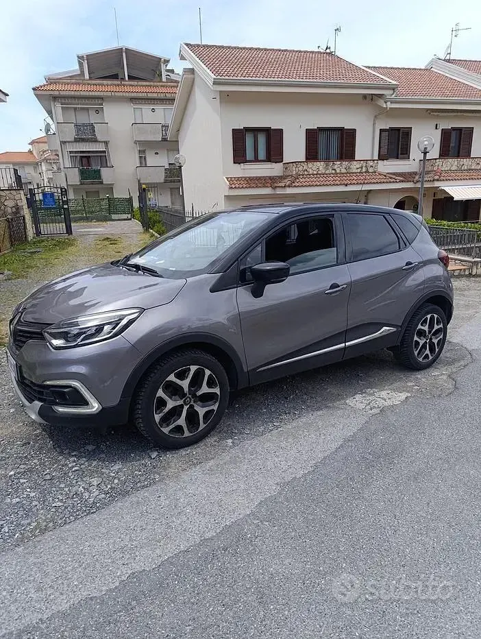 Usata Renault Captur 2018 Grigio SUV