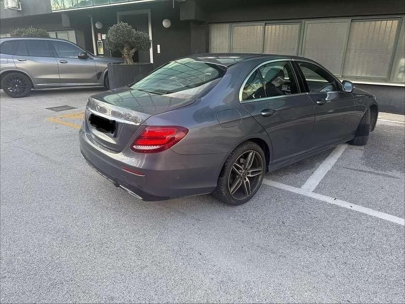 Gebraucht Mercedes E220 AMG line 194 PS (142 kW) 2018 Grau Limousine