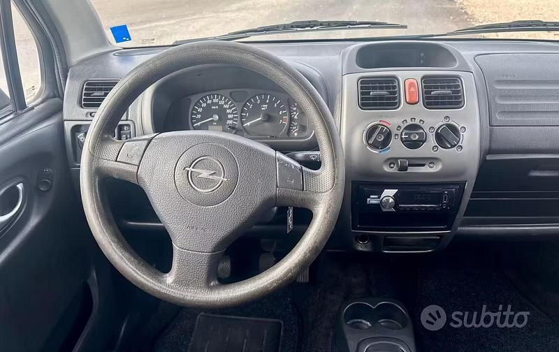Usata Opel Agila 60 CV (44 kW) 2005 Grigio Monovolume
