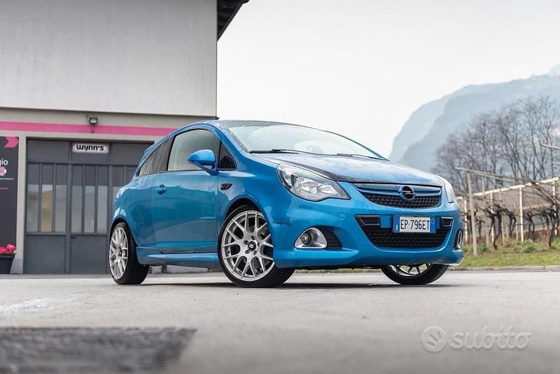 Usata Opel Corsa OPC 220 CV (161 kW) 2013 Utilitaria