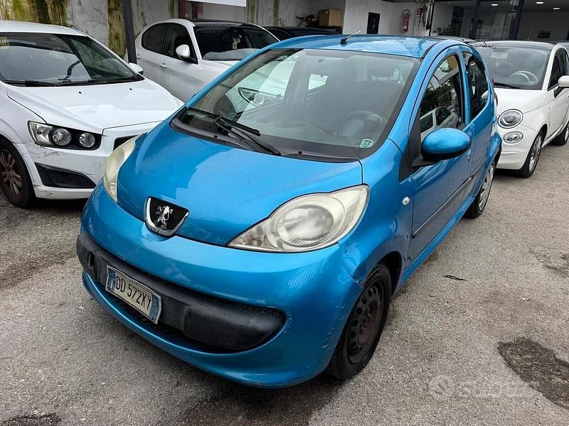 Usata Peugeot 107 68 CV (50 kW) 2007 Blu Utilitaria