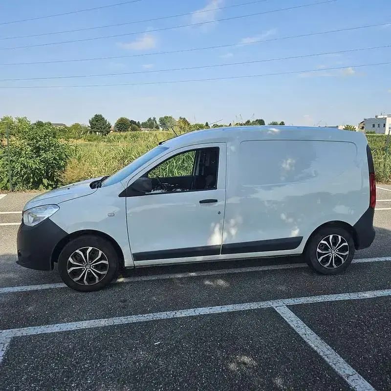 Usata Dacia Dokker Lauréate 83 CV (61 kW) 2015 Monovolume