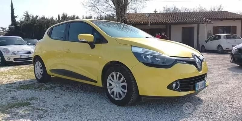 Usata Renault Clio IV 75 CV (55 kW) 2014 Giallo Berlina