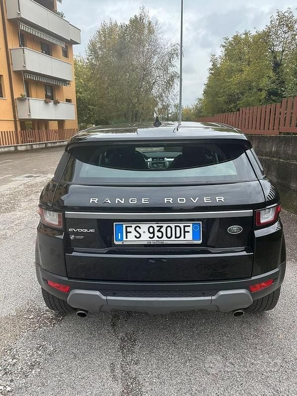 Usata Land Rover Range Rover evoque 150 CV (110 kW) 2018 Nero Berlina