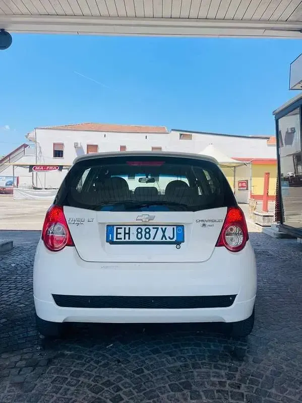 Usata Chevrolet Aveo LT 84 CV (61 kW) 2011 Bianco Berlina