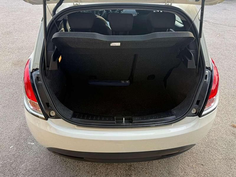 Usata Lancia Ypsilon 69 CV (50 kW) 2020 Bianco Utilitaria