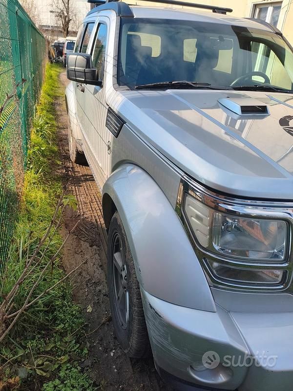 Usata Dodge Nitro 177 CV (130 kW) 2009 Grigio SUV