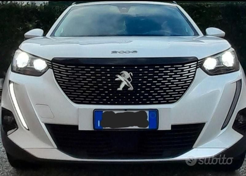 Usata Peugeot 2008 Allure 110 CV (80 kW) 2021 Bianco SUV
