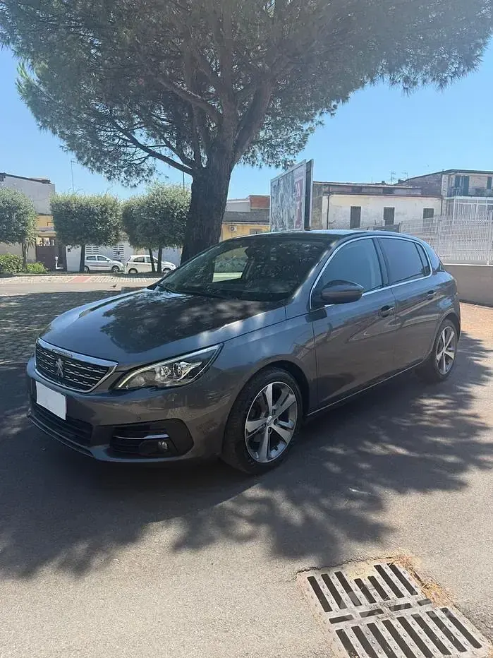 Usata Peugeot 308 GT-line 131 CV (96 kW) 2020 Grigio Berlina