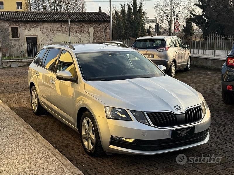 Usata Skoda Octavia Executive 116 CV (85 kW) 2018 Grigio Station wagon